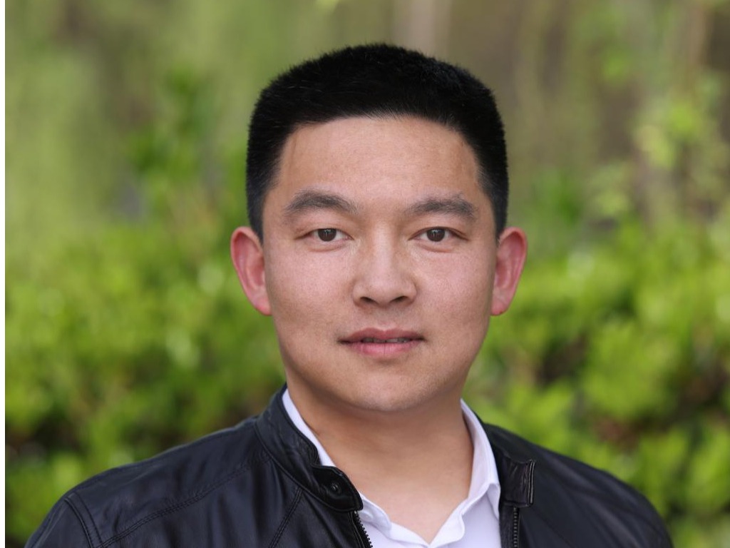 熊  超 公司党总支副书记